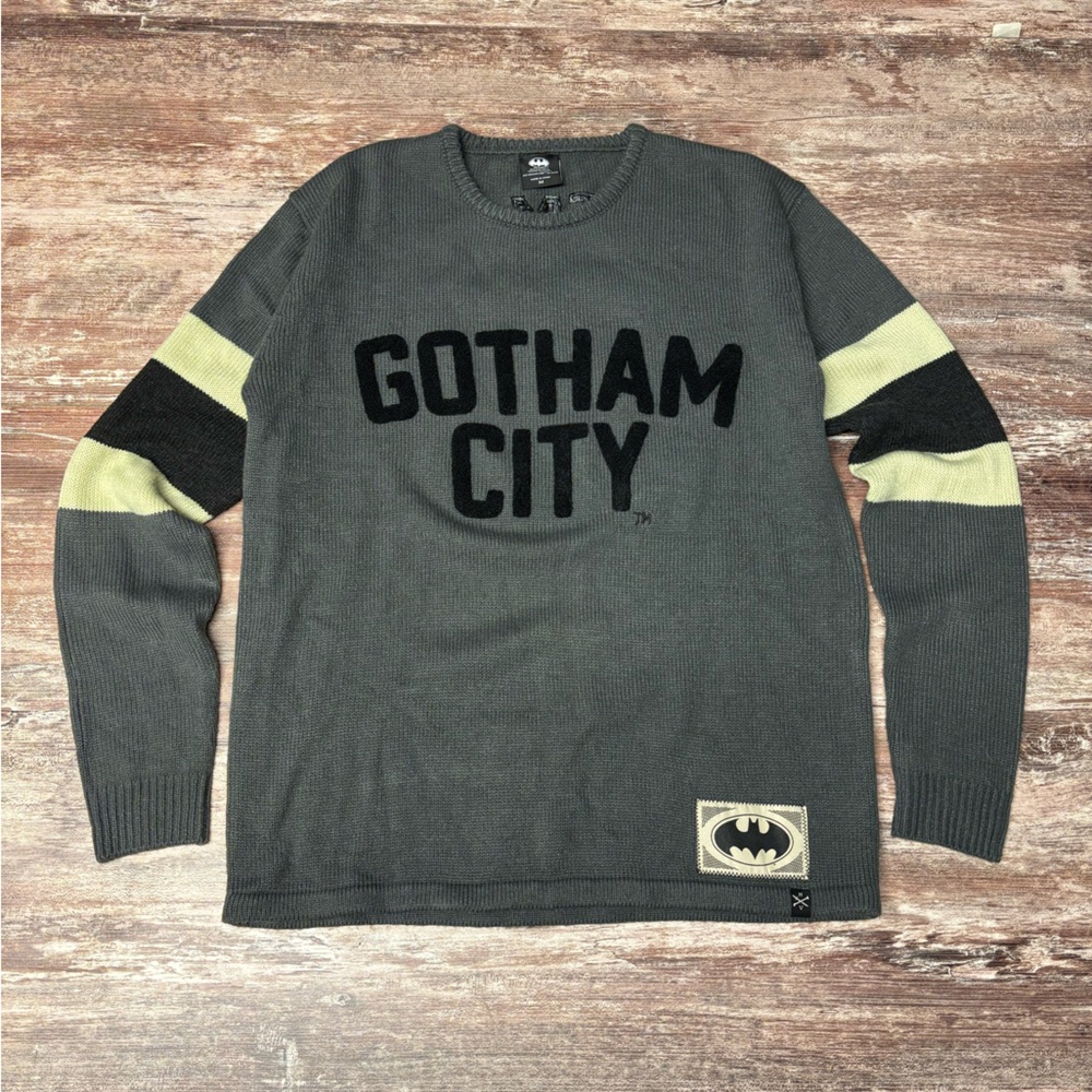 Heroes & Villains | VGUC Men’s Batman Gotham City Varsity Sweater DC Comics, M - Picture 4 of 10
